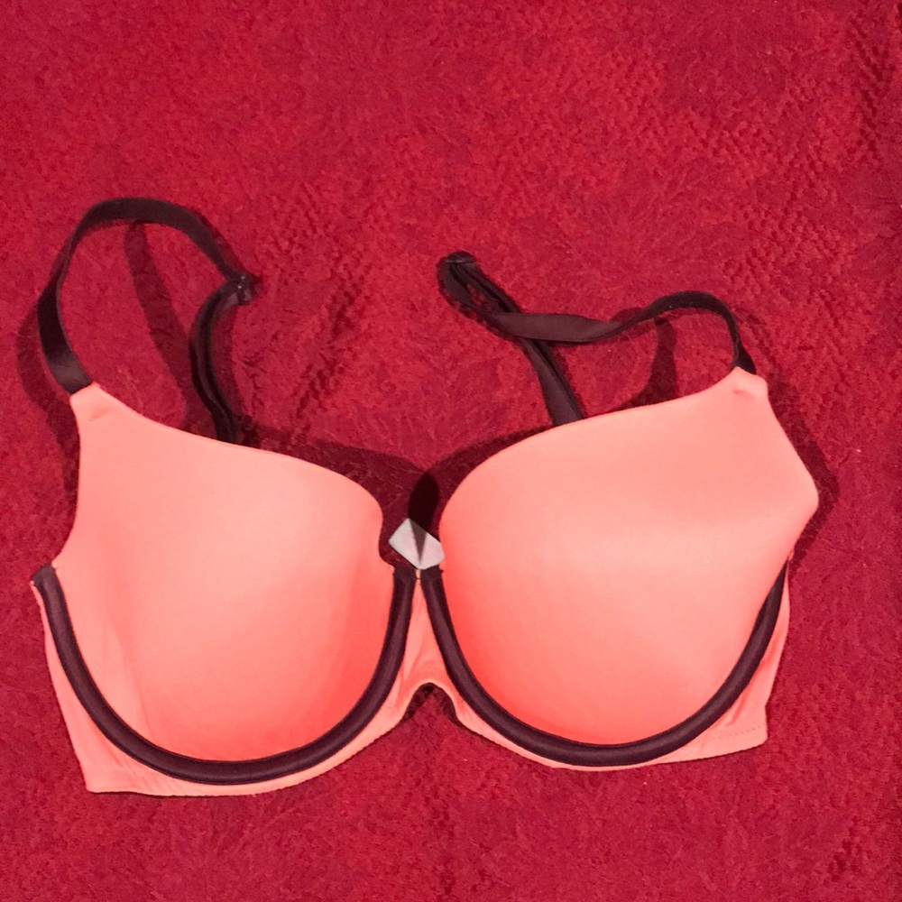 Pink/Victoria’s secret bra!